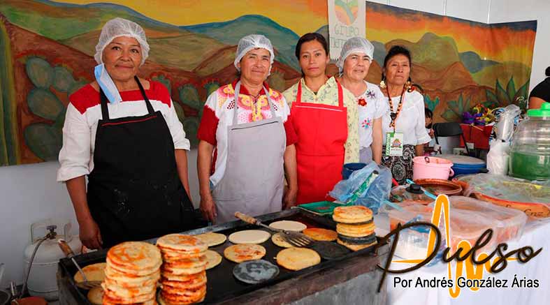 ElMunicipal2020's tweet photo. En Colón, concurrido el Festival del Nopal, el Pulque y la Gordita
https://t.co/rUduA6Xp0n https://t.co/vOP5JBqYsK