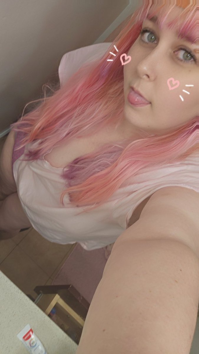 M3000WMachine's tweet photo. Goodniiiiighttt 

#egirl #nsfwtwt #catgirl #pink #selfie https://t.co/LHdiUPCCJ8