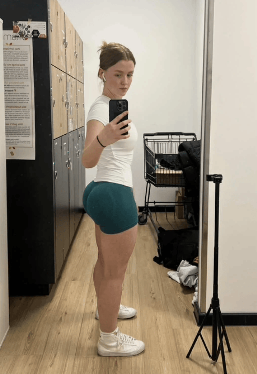 maja zoe tweet media