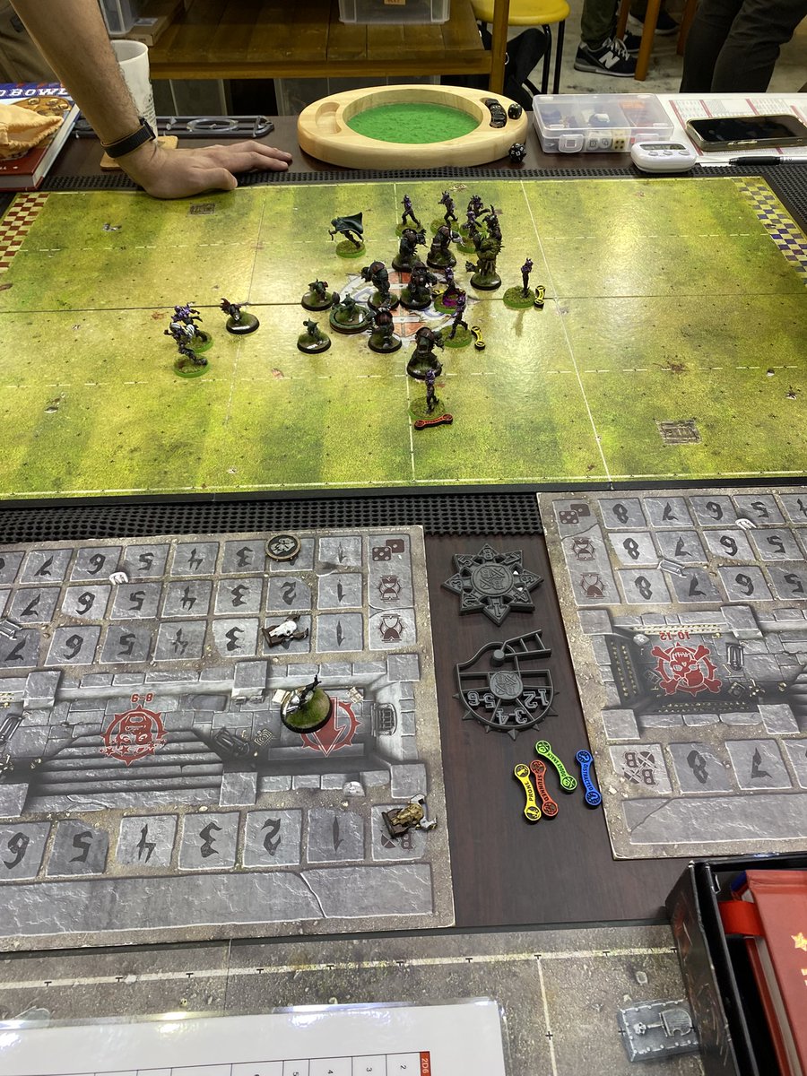 DB王子 tweet media