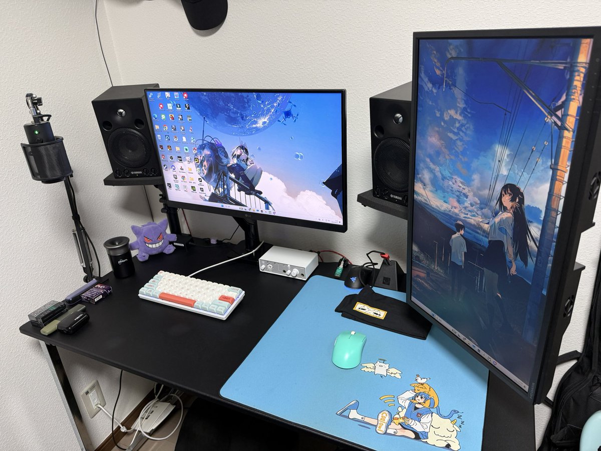Misery_HC's tweet photo. デスク綺麗になったゾ
midiキーはデカ過ぎて置けず https://t.co/jiRlfjZzna