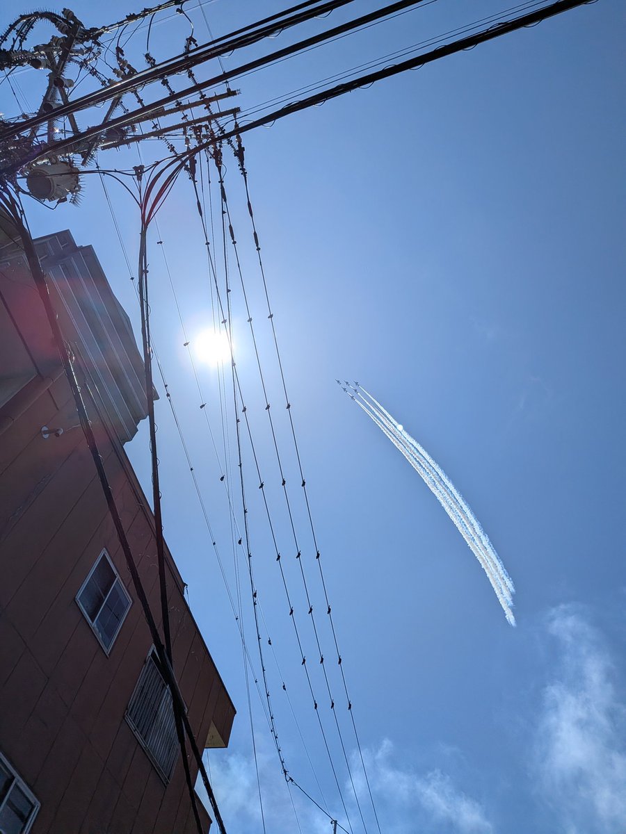 090111Ruminary's tweet photo. 快晴☀️
#ブルーインパルス https://t.co/uV2DGNw24i