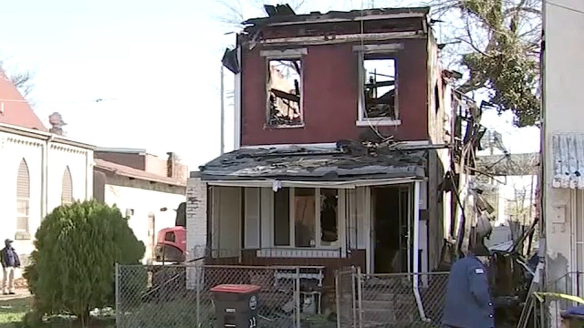 TheSecretList's tweet image. 3 GENERATIONS OF WOMEN AND A MAN HAVE BEEN KILLED IN PENNSYLVANIA ROW HOUSE FIRE 
nbcphiladelphia.com/news/local/man… @NFPA @CommonVoices1 @usfire @NAofSFM @IAFCFLSS @PAFirefighters @IAFFofficial #firefighter