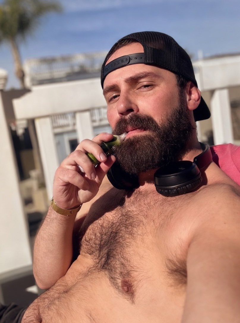 j_daddee tweet media