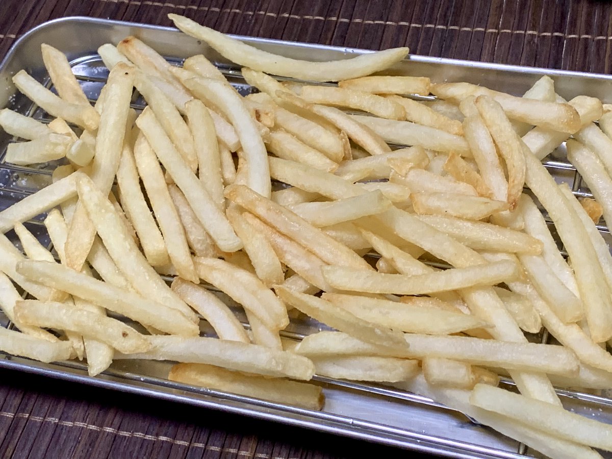 ＠もつ tweet media