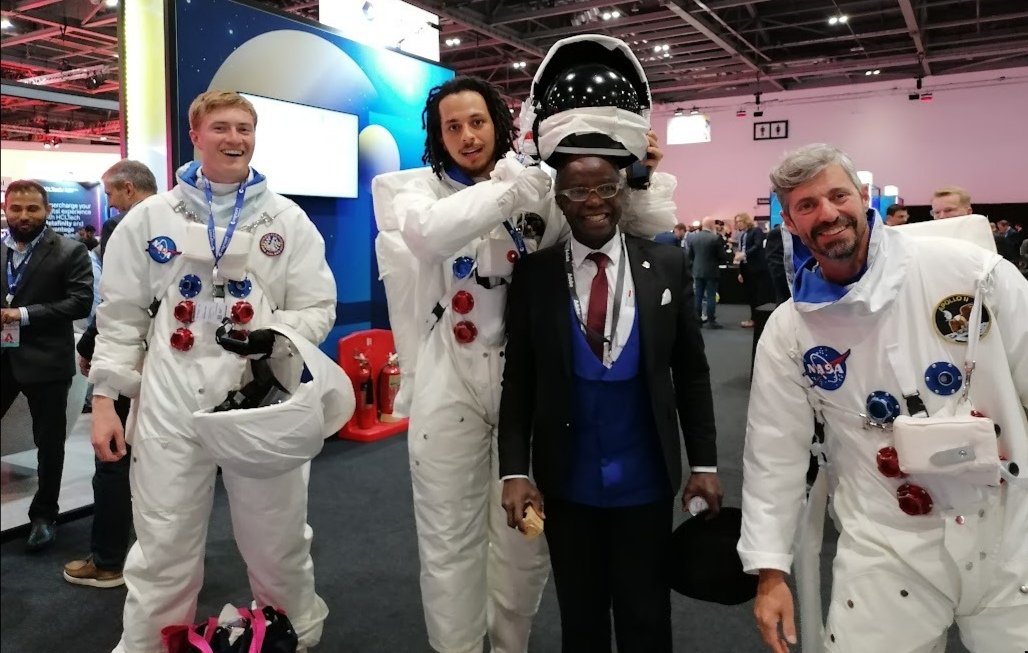 ChrisImafidon's tweet photo. Live commentary on #Artemis @NASAArtemis "confirming that this is more than a data acquisition exercise. It's humanity redefined" Congrats to our astronauts. Thanks to the Almighty... We salute Reid, Victor, Christina, &amp; Jeremy! 🫶  Artemis II has splashed down @grok @elonmusk https://t.co/IB5FfsOwtb