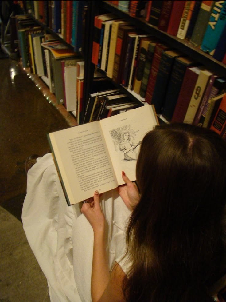 maia ྀི tweet media