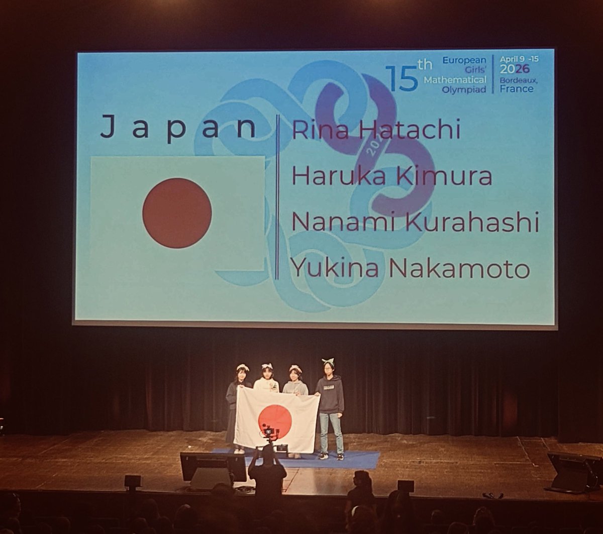 gochisuu's tweet photo. 第15回ヨーロッパ女子数学オリンピックがフランス・ボルドーにて開幕しました🇫🇷 ガロンヌ川に面したブルス広場(画像3枚目)は、世界遺産にもなっているボルドー歴史地区の中心的存在です。今日と明日の2日間、4時間半ずつの試験で各国4名の代表選手たちがしのぎを削ります🔥
#EGMO2026 https://t.co/vZeN0Za50s