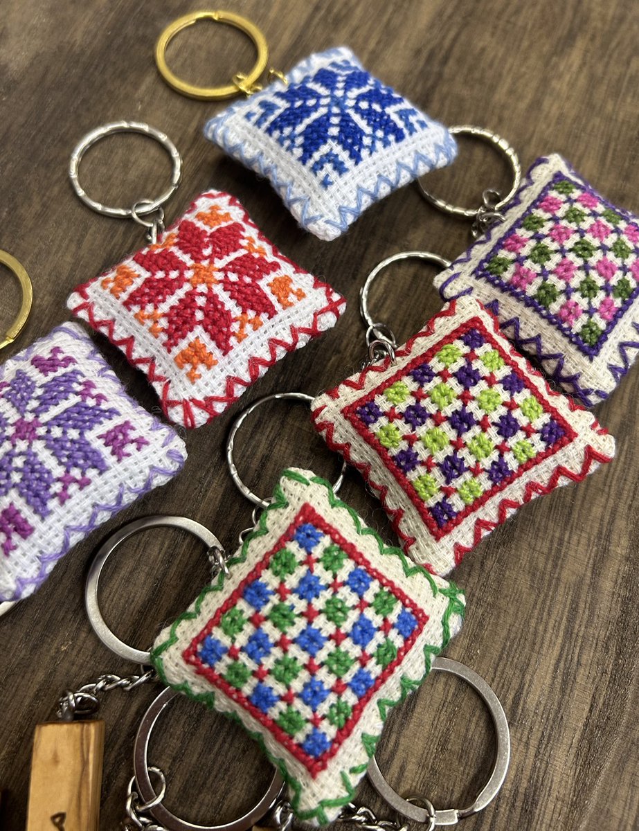 営業中です！
パレスチナ雑貨 架け箸 さんの、新・再入荷雑貨たち🕊️❤️
オンラインショップにも近日中に補充します