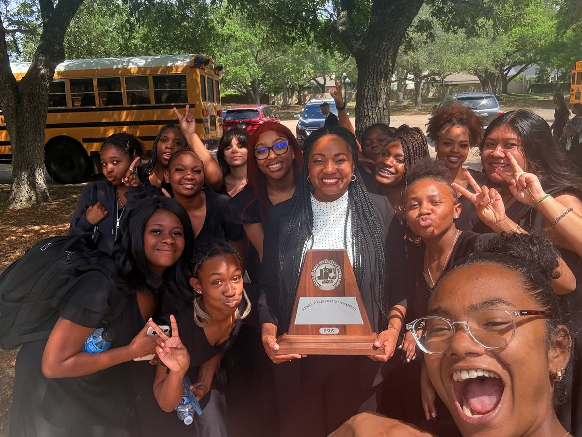 DrSanders9's tweet photo. It's a SWEEP๐๐พ๐๐พ Superior Ratings! Job well done Choir BuffsโจโจGreat job Ms. Garrett๐ค #buffpride๐๐ค https://t.co/a51aBGYH21