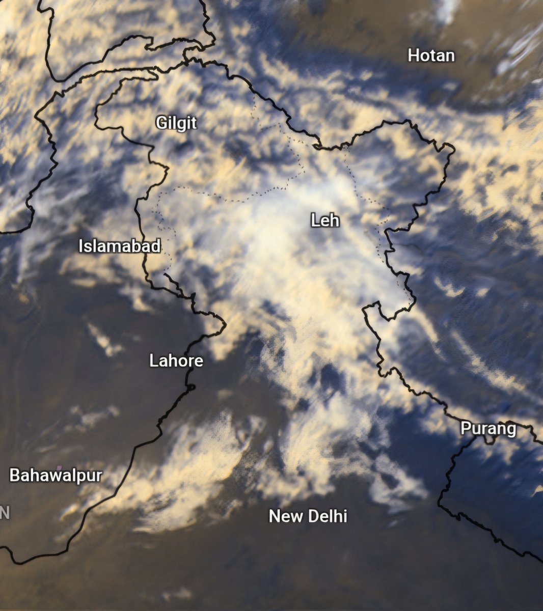 navdeepdahiya55's tweet image. A feeble western disturbance over north #India to bring scattered rains &amp;amp; thundershowers in #Kashmir &amp;amp; #Himachal today. Fresh snowfall over upper reaches of HP by evening (North Portal / Spiti) &amp;amp; higher. 
Partly cloudy weather likley over #Haryana #Chandigarh #Delhi during