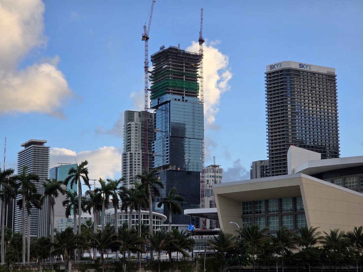volvoshine's tweet image. Good to see the Waldorf Astoria picking up speed 🚀🚀
#Miami #RealEstate