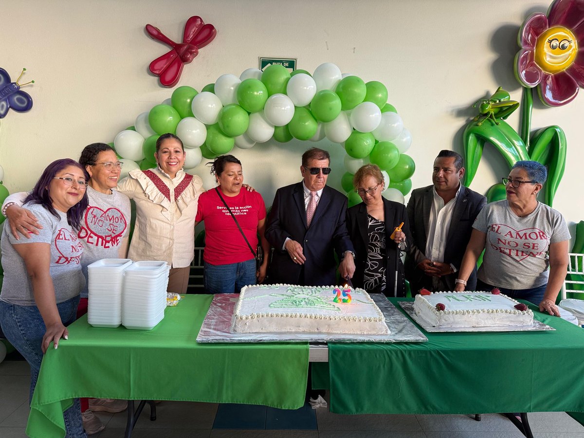artemisa_laura's tweet photo. 💁🏻‍♀️ Vivimos en un mundo con diferencias y en esa pluralidad radica la mayor riqueza como sociedad.

🫱🏽‍🫲🏼 Gracias a la Asociación Cultural y Recreativa para la Proyección del Invidente Puebla (ACRIP) en especial a mi estimado presidente Alejandro, por invitarme a la celebración de su 25 Aniversario. 

Admiro su lucha y entrega por generar oportunidades para avanzar 🫂 .

💁🏻‍♀️ Con la visión humanista del gobernador @armentapuebla_ y el liderazgo de la presidenta @Claudiashein , las familias poblanas son el centro de las desiciones ✍🏼 #PorAmorAPuebla 🫶🏻.