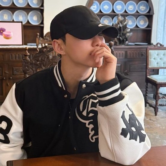 notradeanomi's tweet photo. soonhoon few tweet

• crush •

— ada baiknya jika sedang mabuk, tidak perlu mengirim pesan. https://t.co/TfRvChPJIX