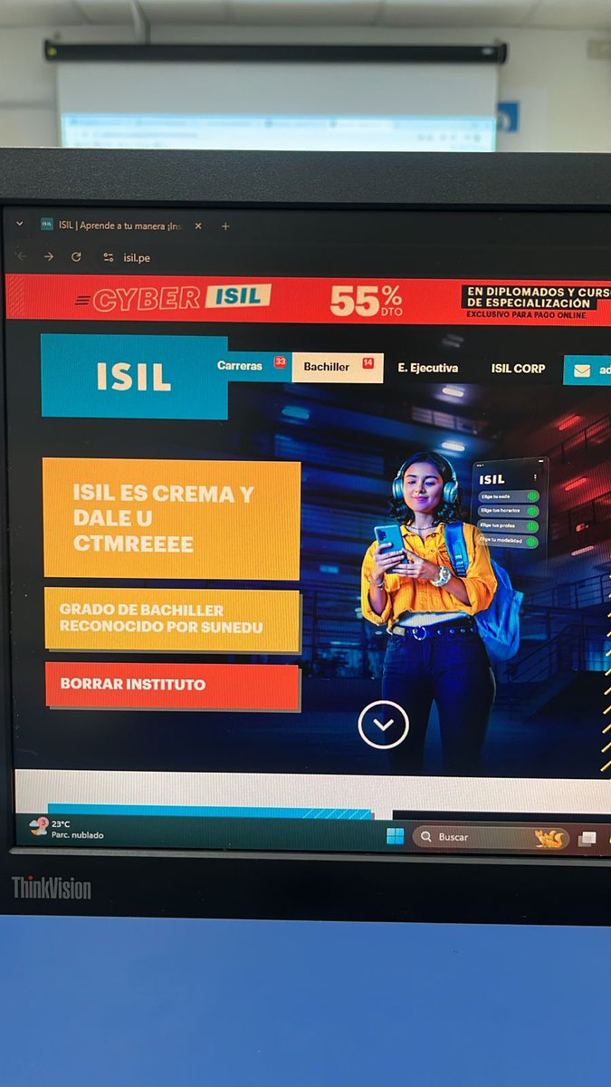 La gente haciendo hora en clases