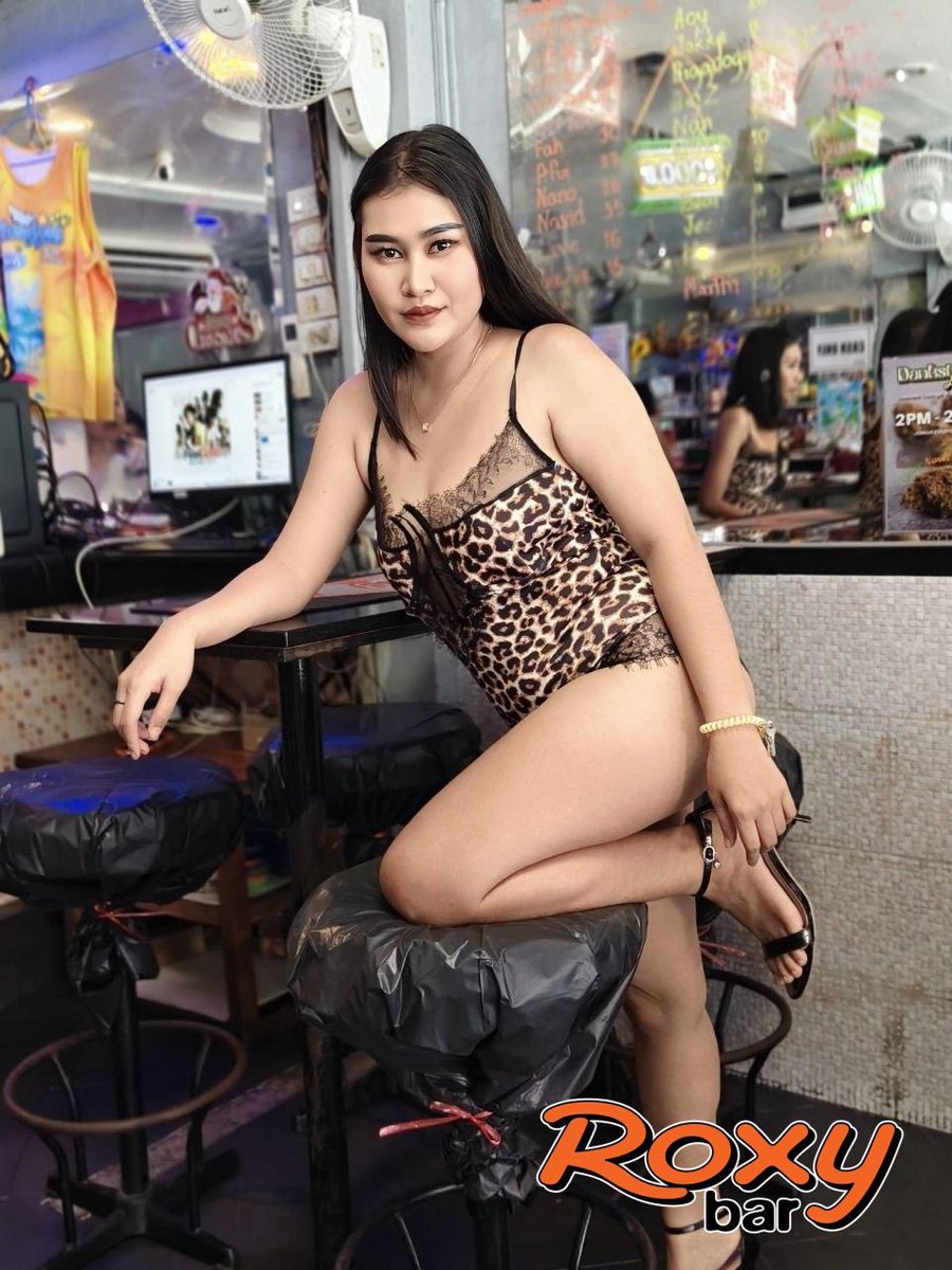 Roxy Bar Soi 6 tweet media