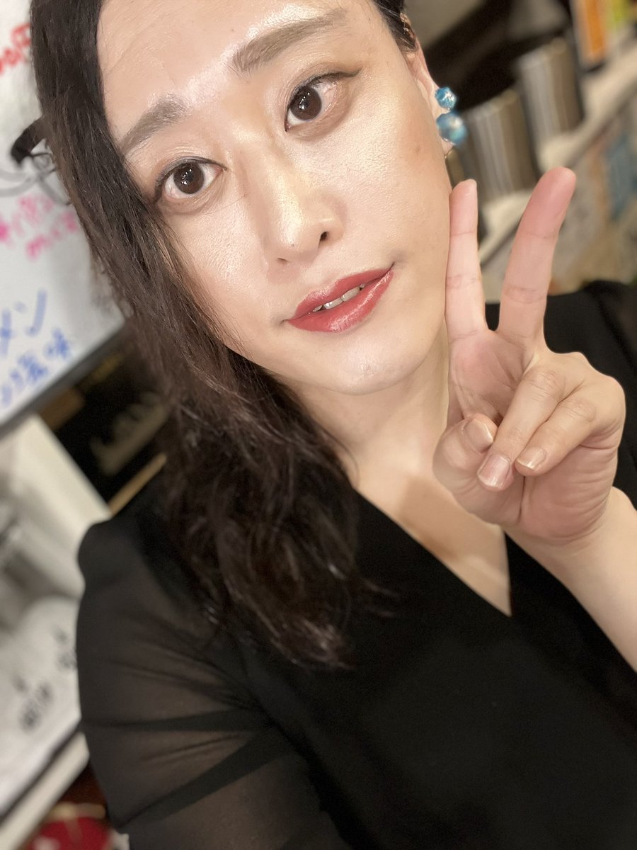 女装松租界 tweet media