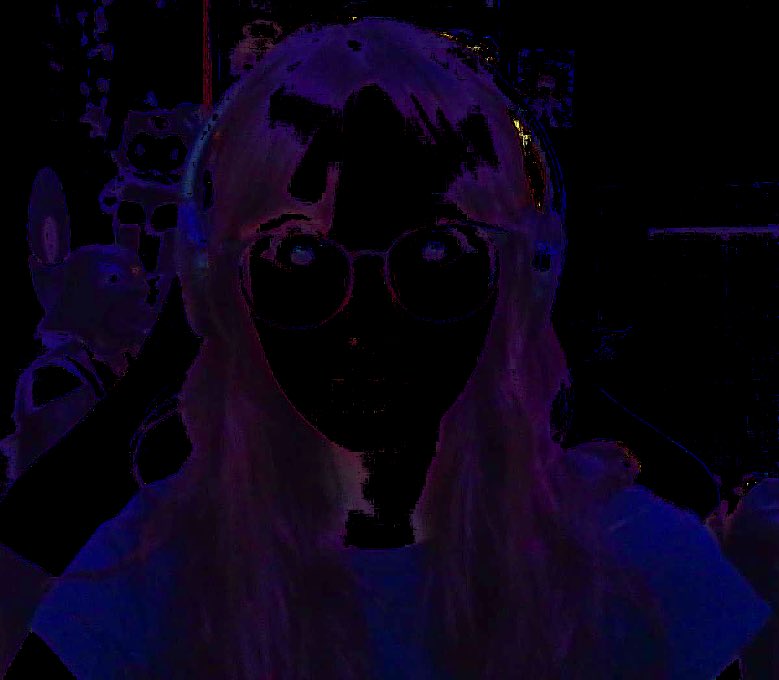 karulmi's tweet photo. face reveal 🤫 https://t.co/v5gPDDIbbd