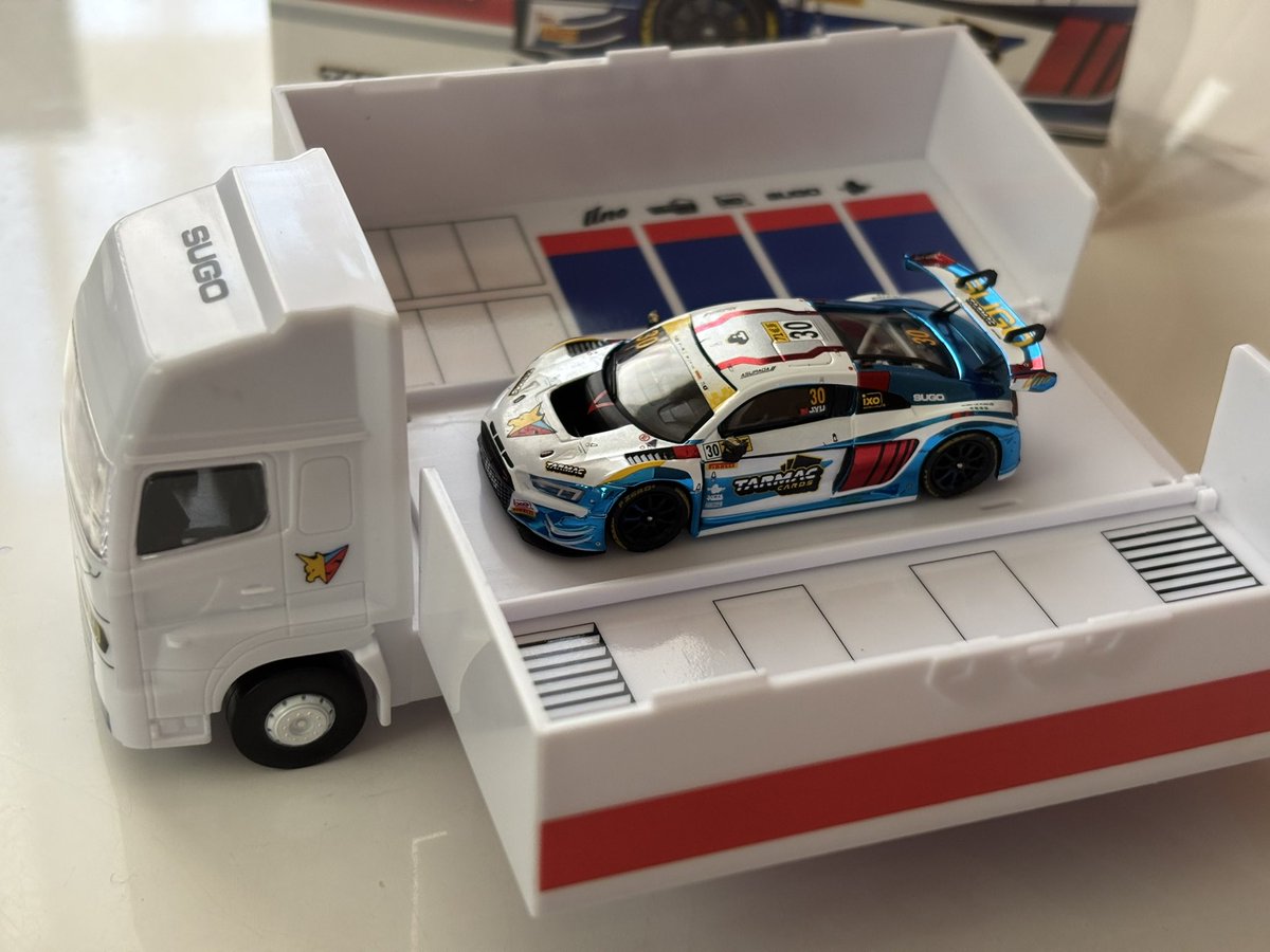 Miesan_b_love's tweet image. 大満足！トレカ封されてて気持ち的に開けづらい...笑
 #サイバーフォーミュラ  #CF35th