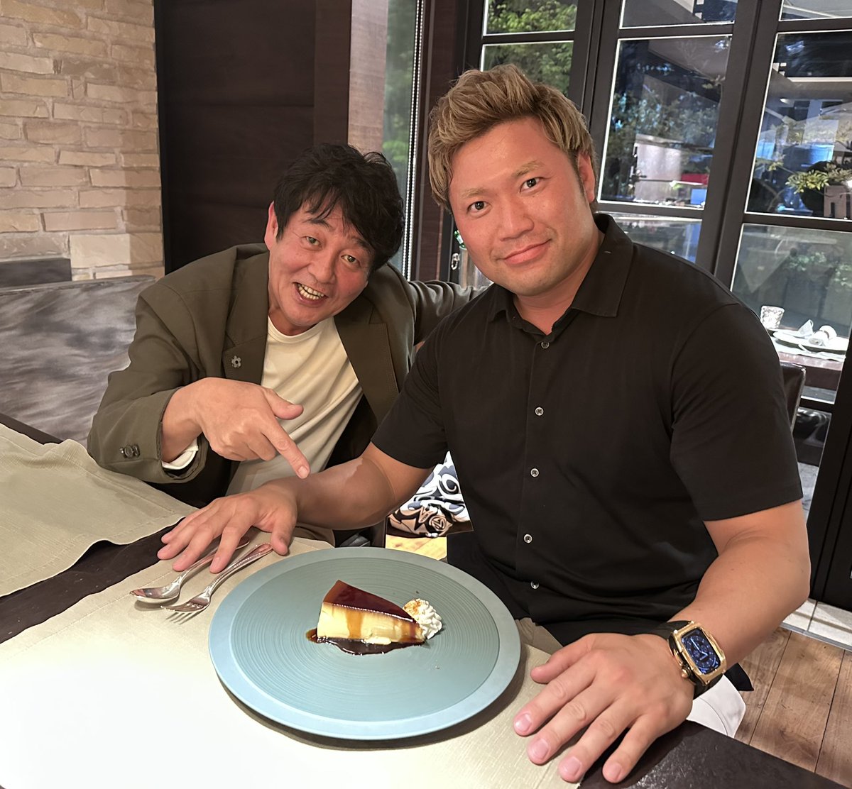 KentoMiyahara's tweet photo. TUBEの前田さんとデザート会😊

最高のプリンでした🍮
#ajpw #TUBE https://t.co/IACxJnvoHH