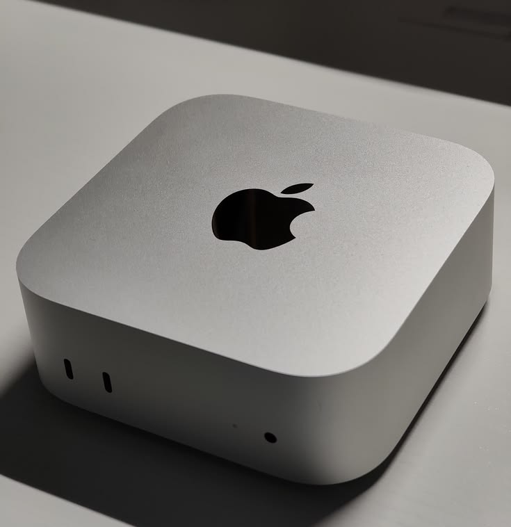 kaaaash____'s tweet image. Give me one solid reason, 

to choose a Mac Mini over a MacBook