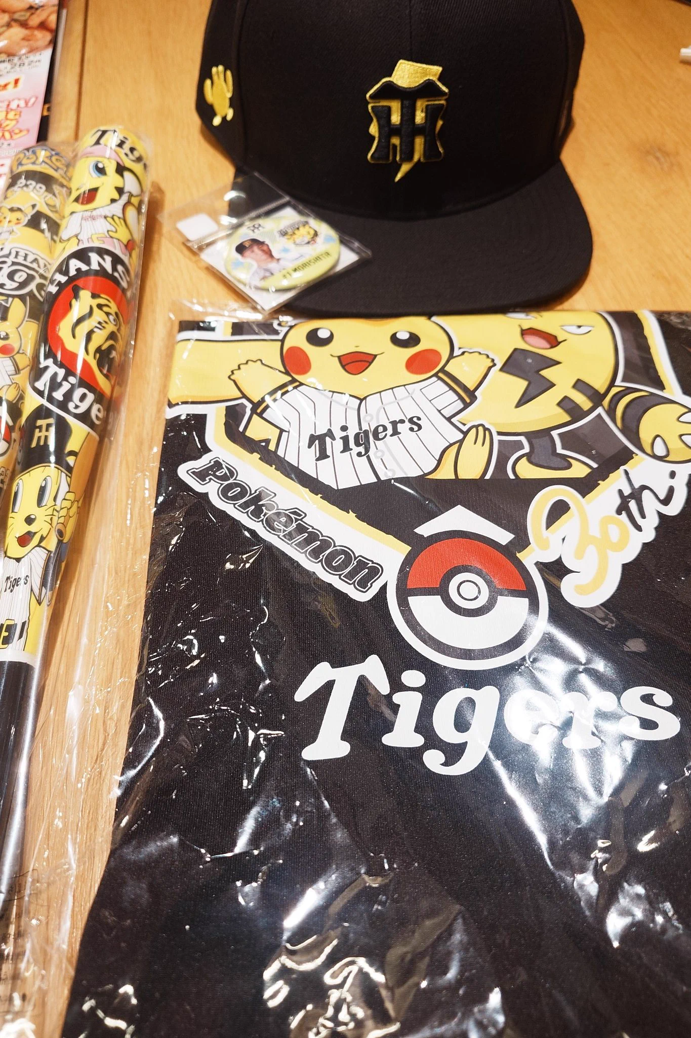 阪神タイガース×ポケモンコラボグッズ販売開始で大盛況、店頭POPミスが