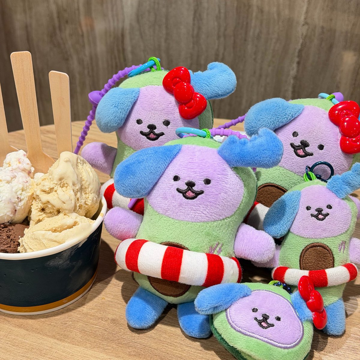 gimme love tweet media