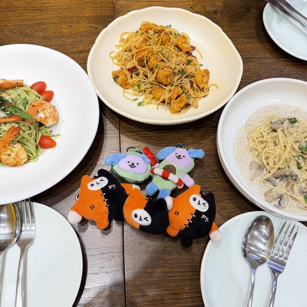 gimme love tweet media