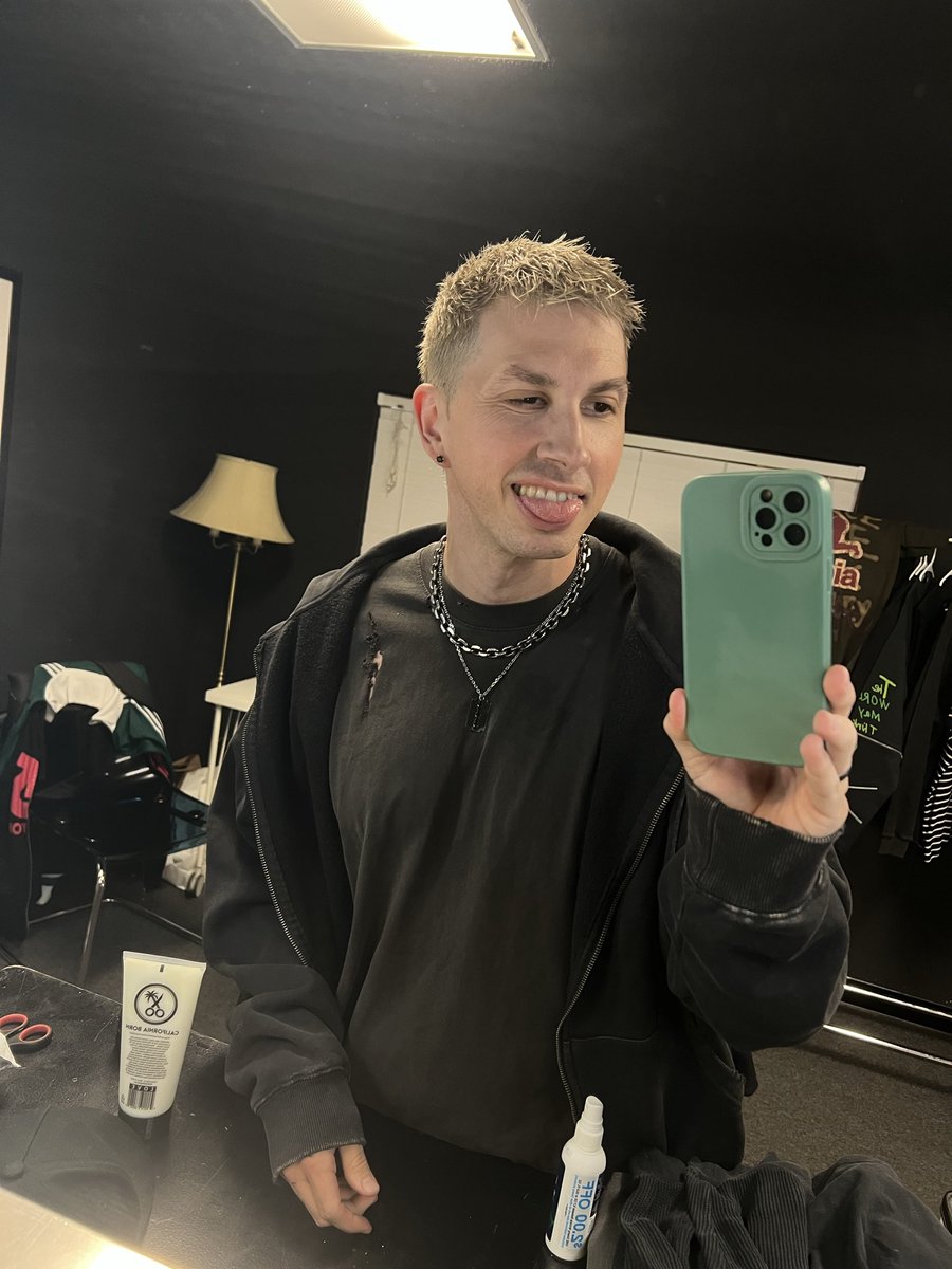 Over 160k streams on MARTYR in one day is a record 🔥

thank you for listening 🤘🏼 that shit is CRAZY