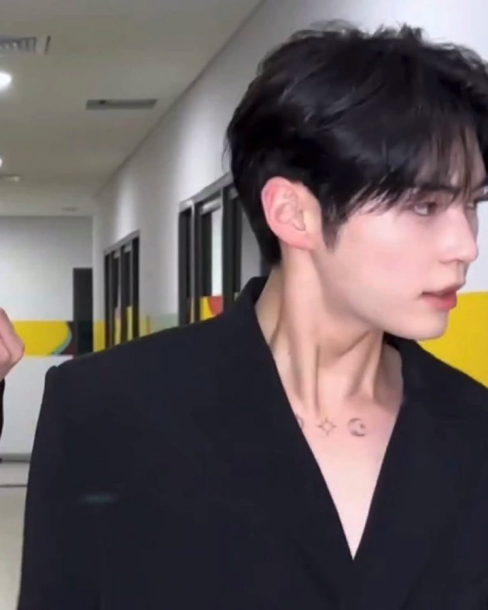 성한빈 쇄골 tweet media