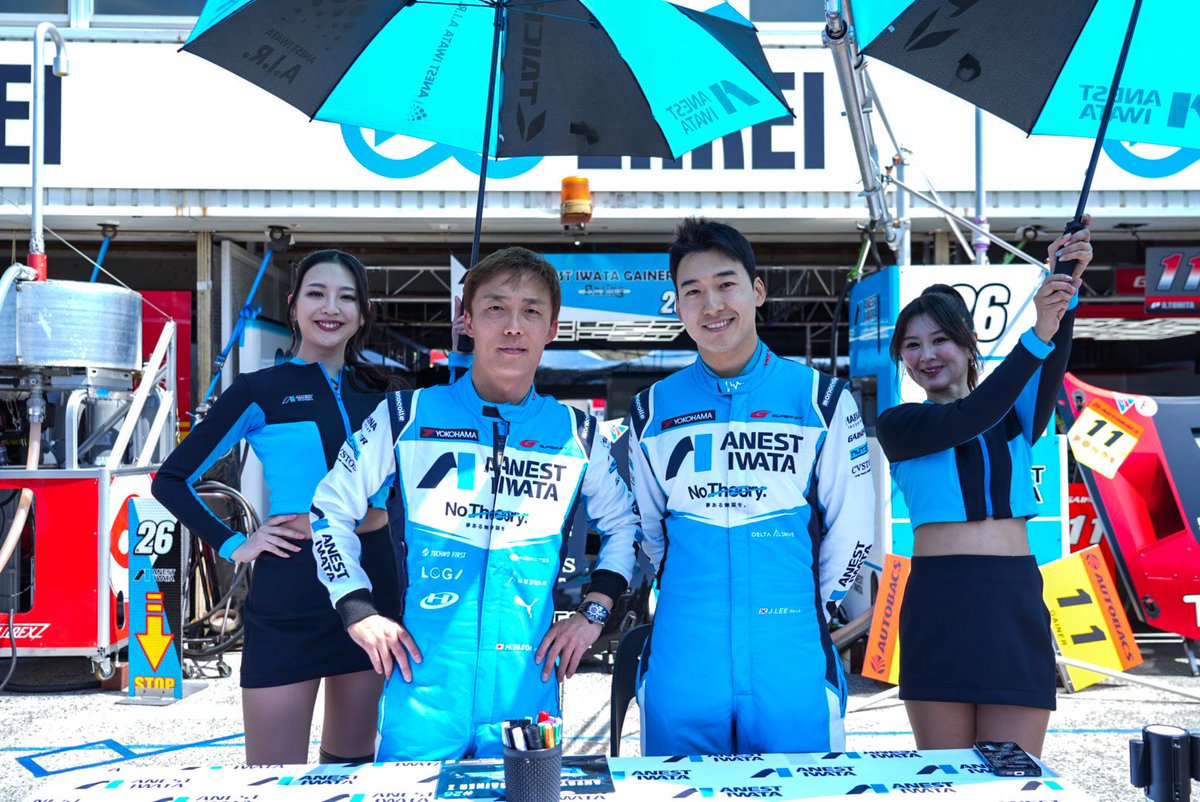 anestiwatamotor's tweet photo. ピットウォークありがとうございました!
#ANESTIWATARacing #CVSTOS #SUPERGT https://t.co/AKnL9qGhLa