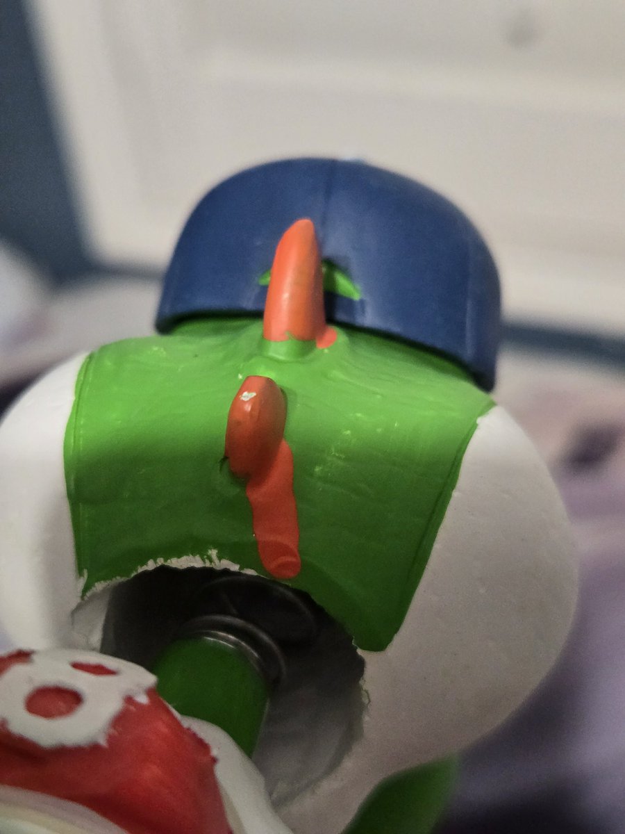 sheepymiyuu's tweet photo. Before and after painting my Yoshi Dodgers bobblehead 😊 https://t.co/l64uYK7qcF