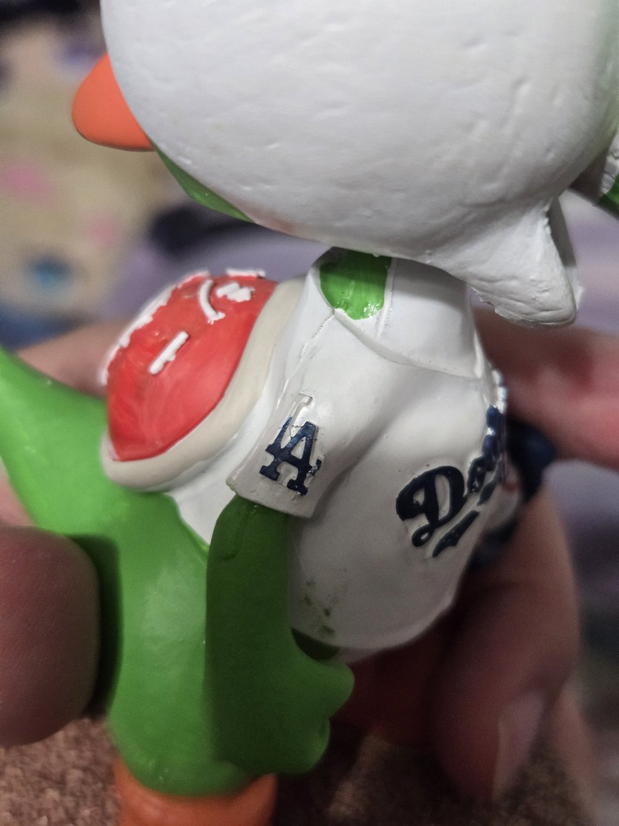 sheepymiyuu's tweet photo. Before and after painting my Yoshi Dodgers bobblehead 😊 https://t.co/l64uYK7qcF
