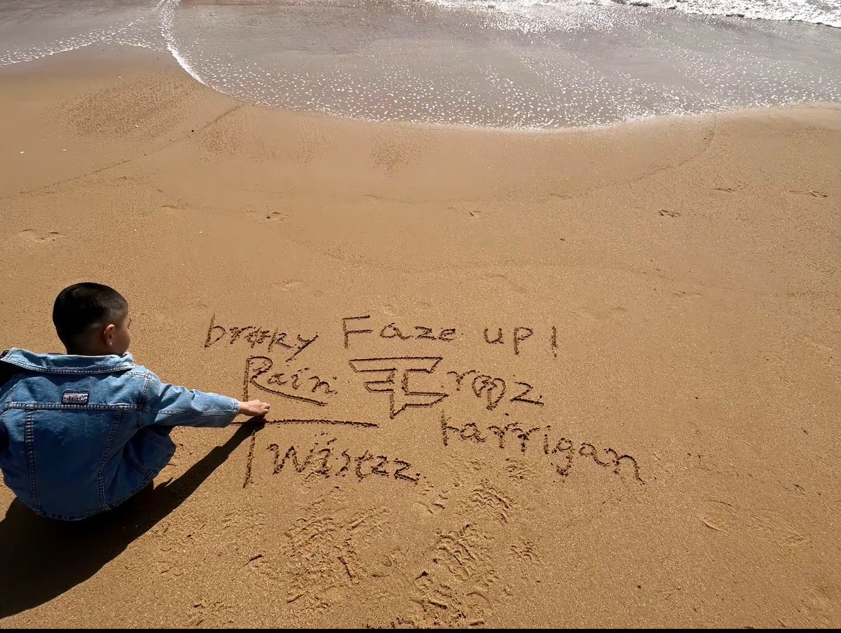 shushu778's tweet photo. FAZE CLAN
UP
UP
UP#faze https://t.co/yBH6NSgX44