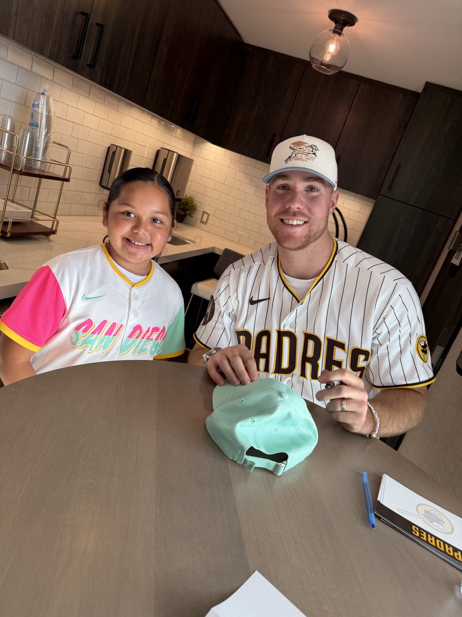 jovanrobless's tweet image. Holy Sheets