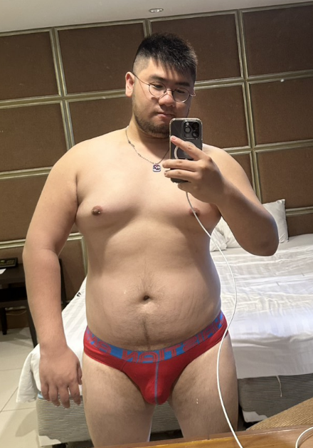 可樂熊 tweet media