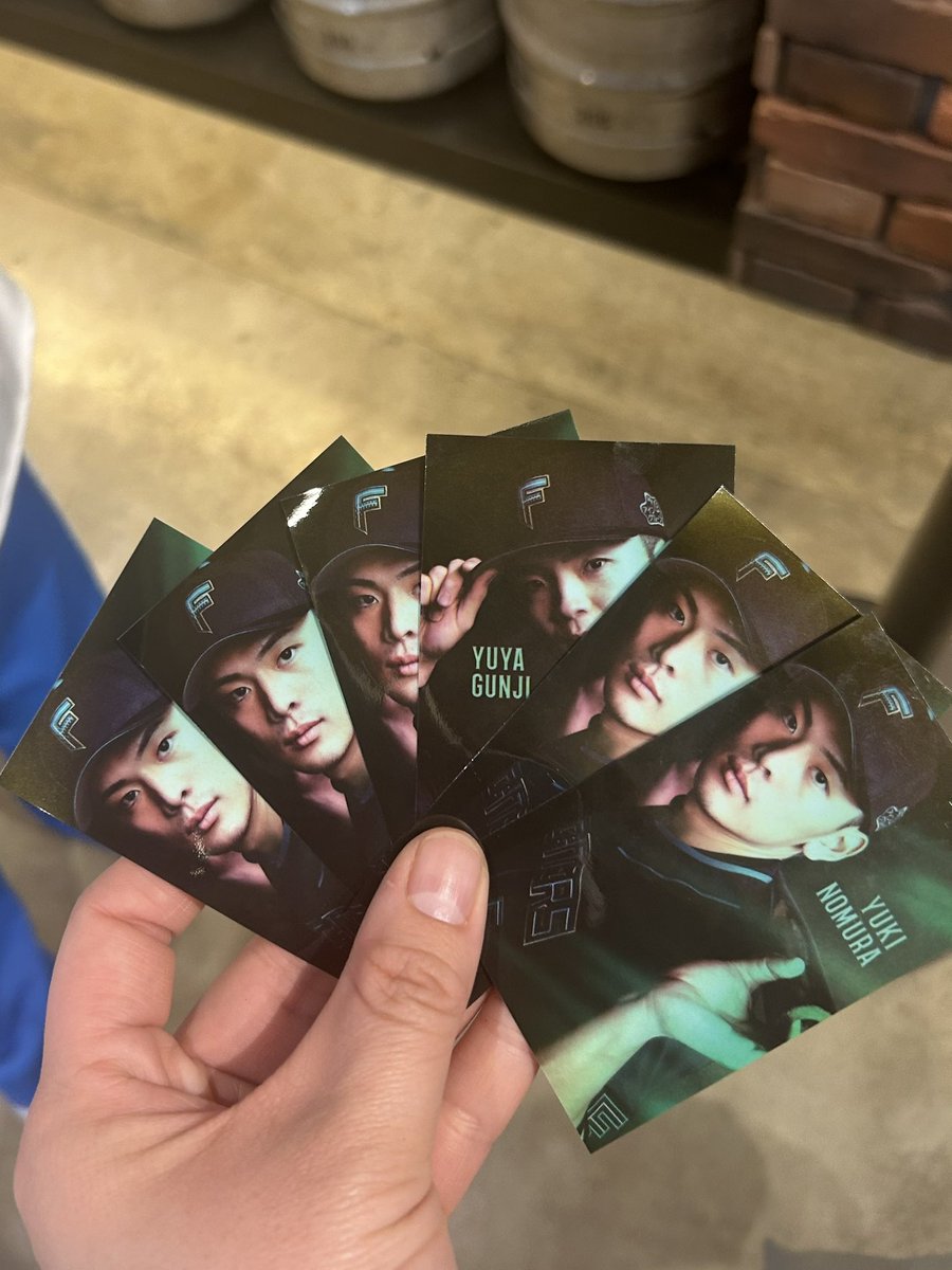 nwbaseball_ip8's tweet image. ピザ屋さんでもらった芝ユニステッカー
５野村1郡司
という全くシャッフルされていないステッカーきた笑
もう少ししたら交換に出そう…！

#ファイターズ
#fighters
#エスコン
#Fビレッジ
#lovefighters