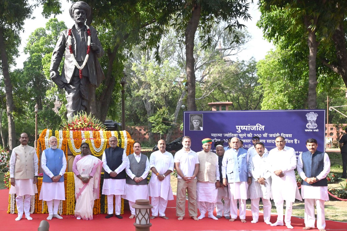 rashtrapatibhvn's tweet photo. President Droupadi Murmu paid floral tributes to Mahatma Jyotirao Phule on his birth anniversary at Prerna Sthal, Samvidhan Sadan. Mahatma Jyotirao Phule devoted his life to the upliftment of marginalized communities. He made significant contributions to the advancement of women’s education, leaving a lasting legacy of social reform and inclusion.