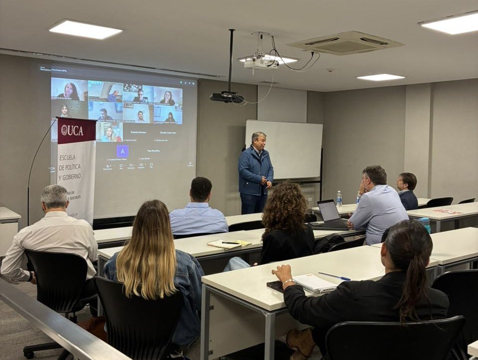 Rodrigo Aybar tweet media