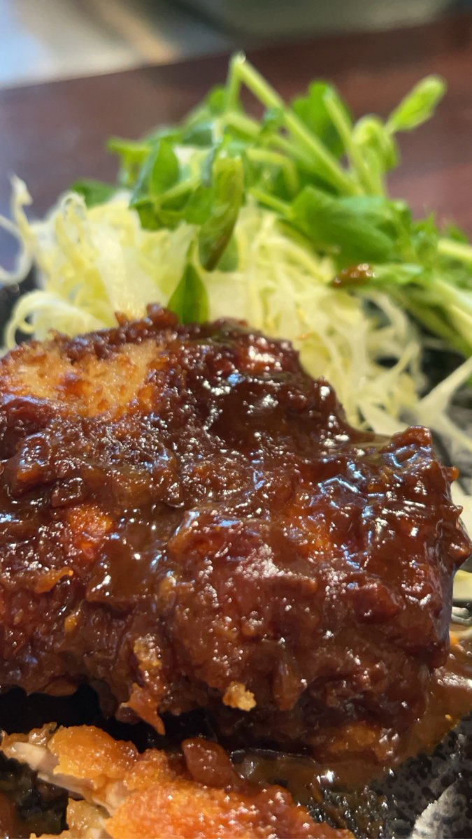 こんにちわ、
土曜日。良き天気ですね。❤️
今日の、おすすめは、味噌ヒレカツと、イチゴタルト🍓✨
 #tennbar
 そして、
明日昼間は、満席です。
それ以外なら、まだ、空きあります。
 #幻想夢乙女S
あまちゃんと、お待ちしております(*^^*)