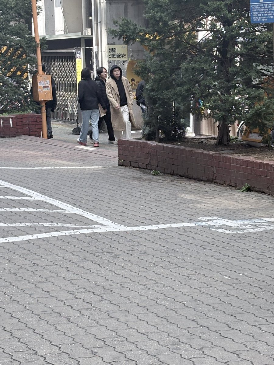 𝐫𝐚𝐧 tweet media