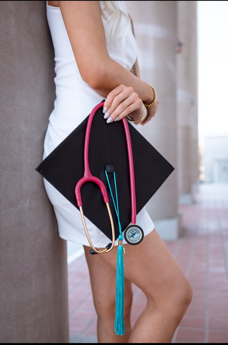 LaymanJennie's tweet photo. Hard work, hustle, &amp; a stethoscope 🩺 https://t.co/XVPRQ9ibe9
