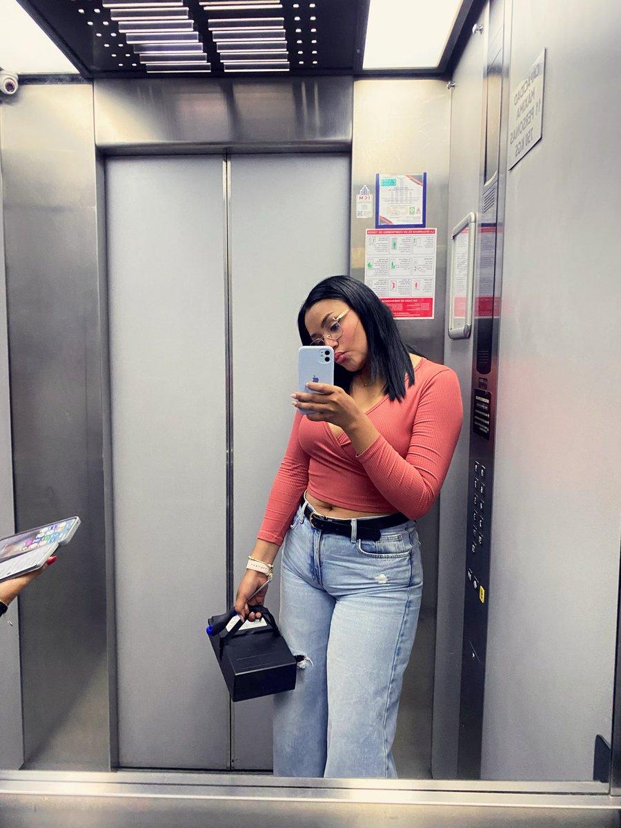 𝐀𝐧𝐝𝐫𝐞𝐚 𝐂𝐨𝐧𝐭𝐫𝐞𝐫𝐚𝐬🦋 tweet media