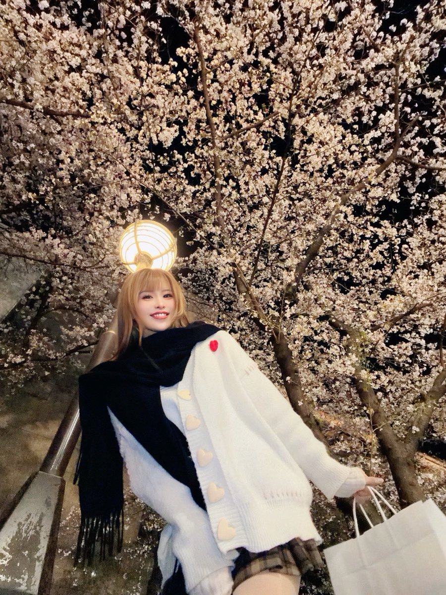 uRaRa🐿ྀི🌻Burlesque tweet media