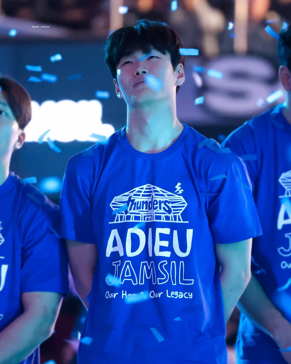 후회없이 사랑했고 뜨겁게 응원했던
데뷔 시즌부터 군제대 시즌까지 정들었던 곳
이젠 안녕

#서울삼성 #신동혁