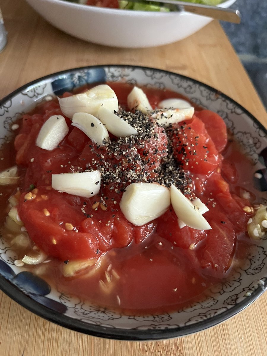 Agent99c's tweet image. I see red #red #tomatoe #rednoseday #redeveryting #eatwell