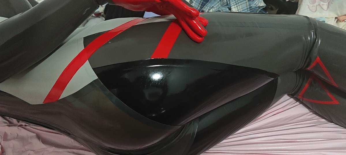 織雨カズサ tweet media