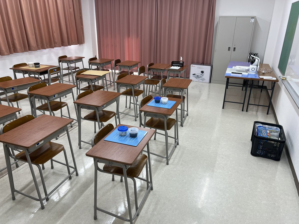 土曜日教室

今日から隔週でダブルヘッダーになります
トータルで6個目の教室
他の教室と違いはもっと強くなりたい子を対象にすること
お手伝いさんもお願いして鍛えていきます

実はこの後天体のボランティア
身体持つかな…