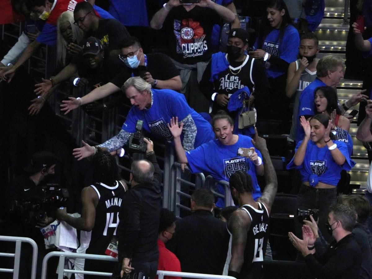 1017 🚁🚁ひ tweet media