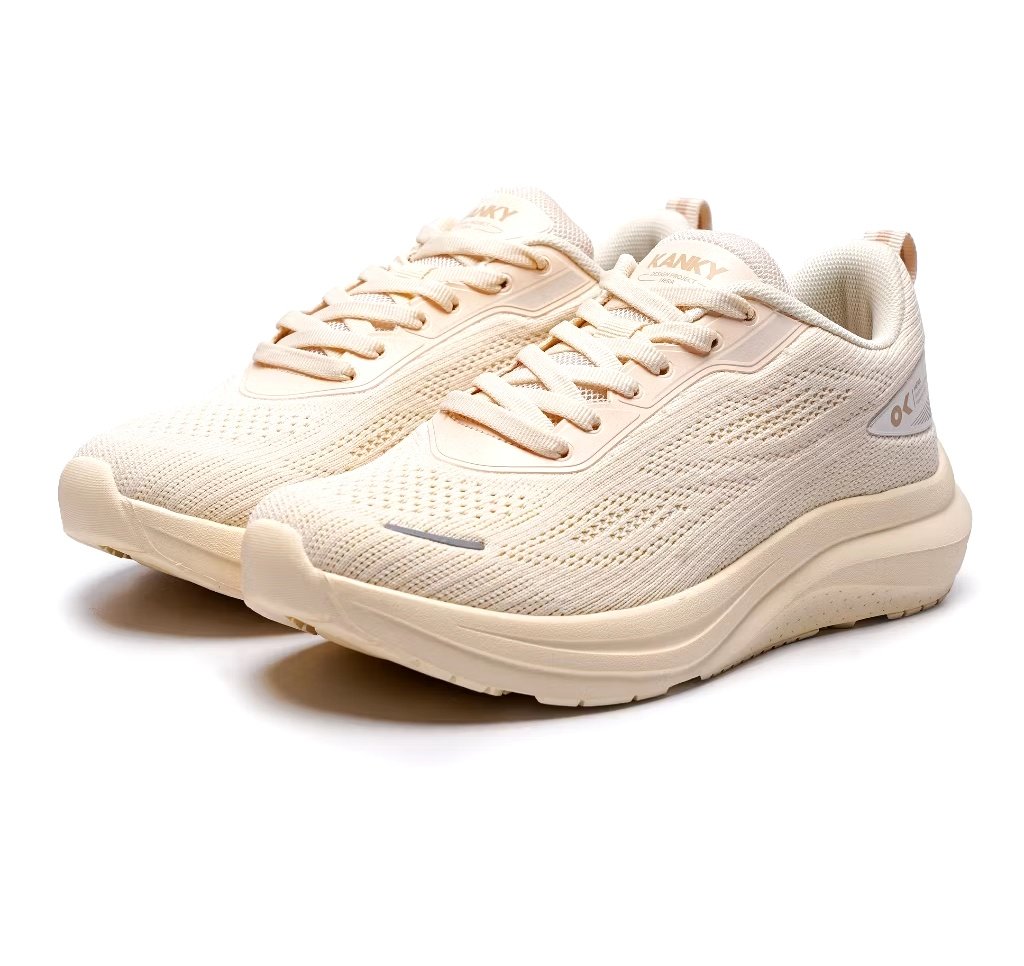 gieview's tweet image. IN THIS ECONOMY, sayang banget kalau ngabisin duit jutaan buat beli sepatu ngikutin saran dr Tirta lebih worth bgt!! 
Beli sepatu kanky yg kenyamanannya hampir memyamai skecher tapi harganya 200-300k aja 😭👍